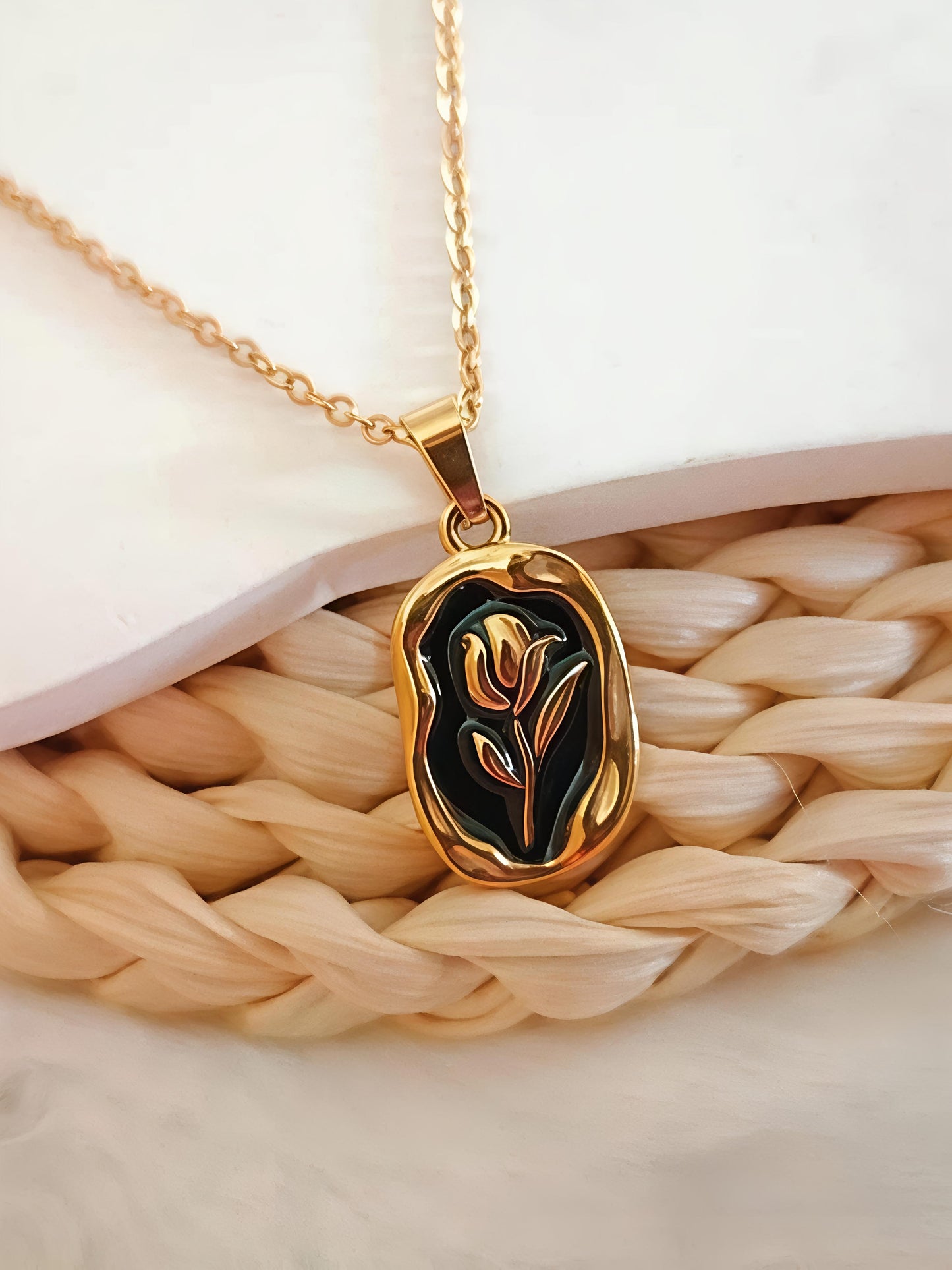 Ebon Bloom – Waterproof Floral Pendant Necklace