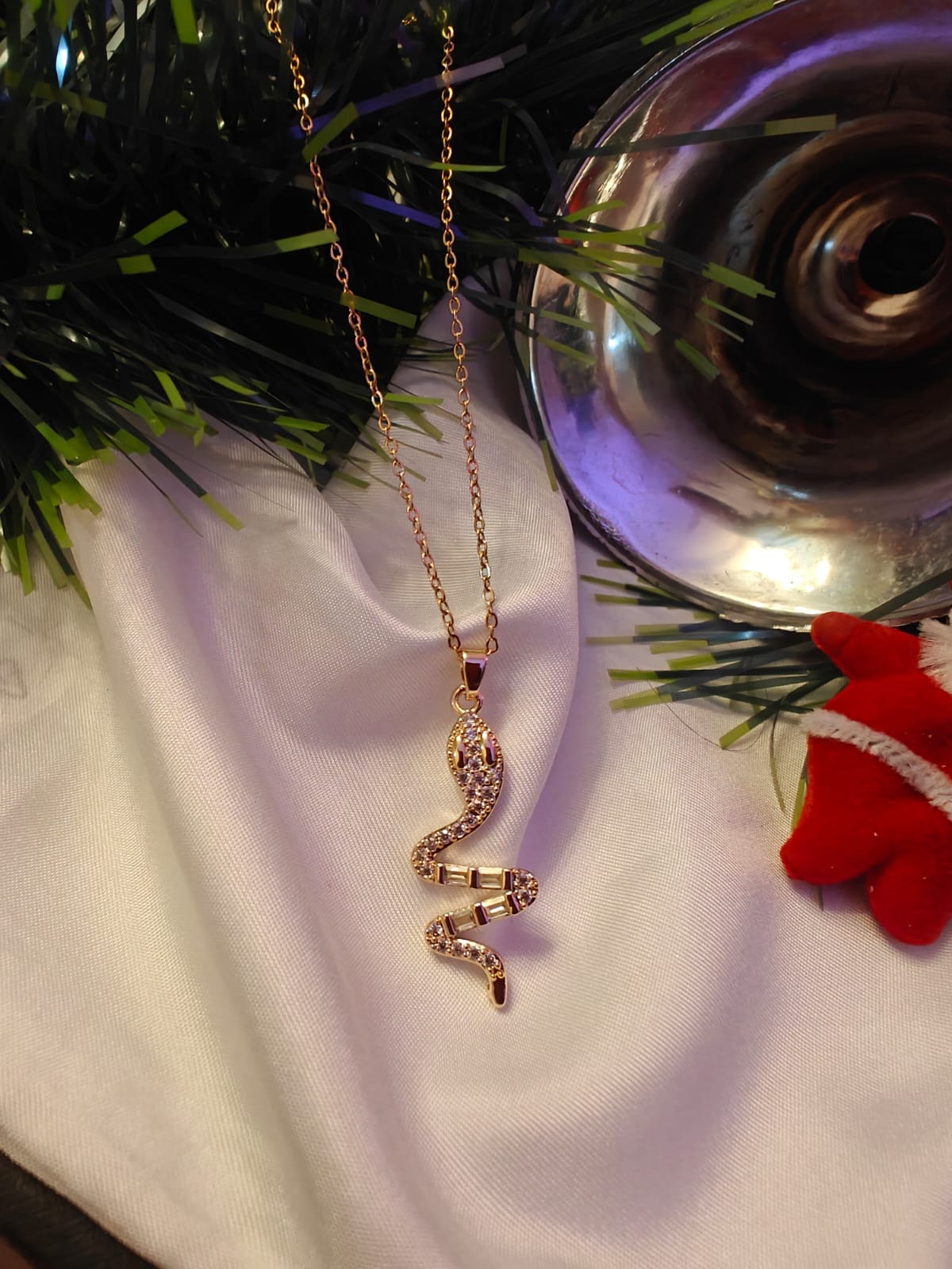 anti tarnish chain and serpenti pendant