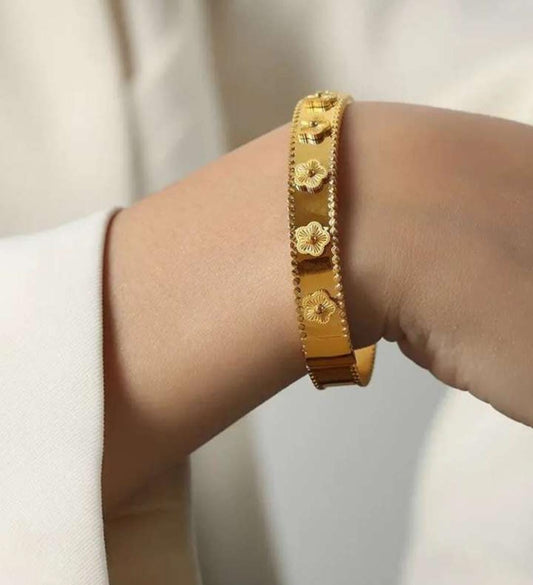 Anti tarnish antique style bracelet