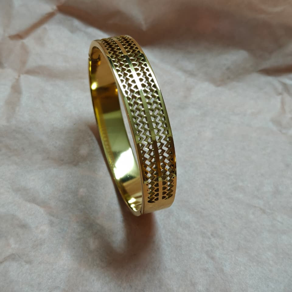 gold plated signature bracelet