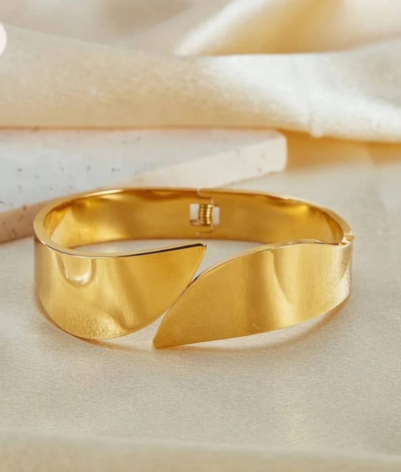 chunky  Cuff Bracelet.