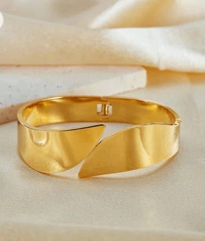 chunky  Cuff Bracelet.