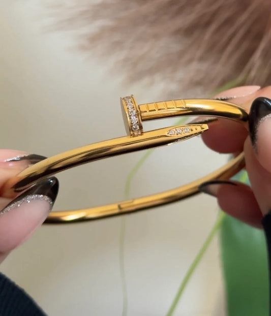 anti tarnish Nail bracelet 01