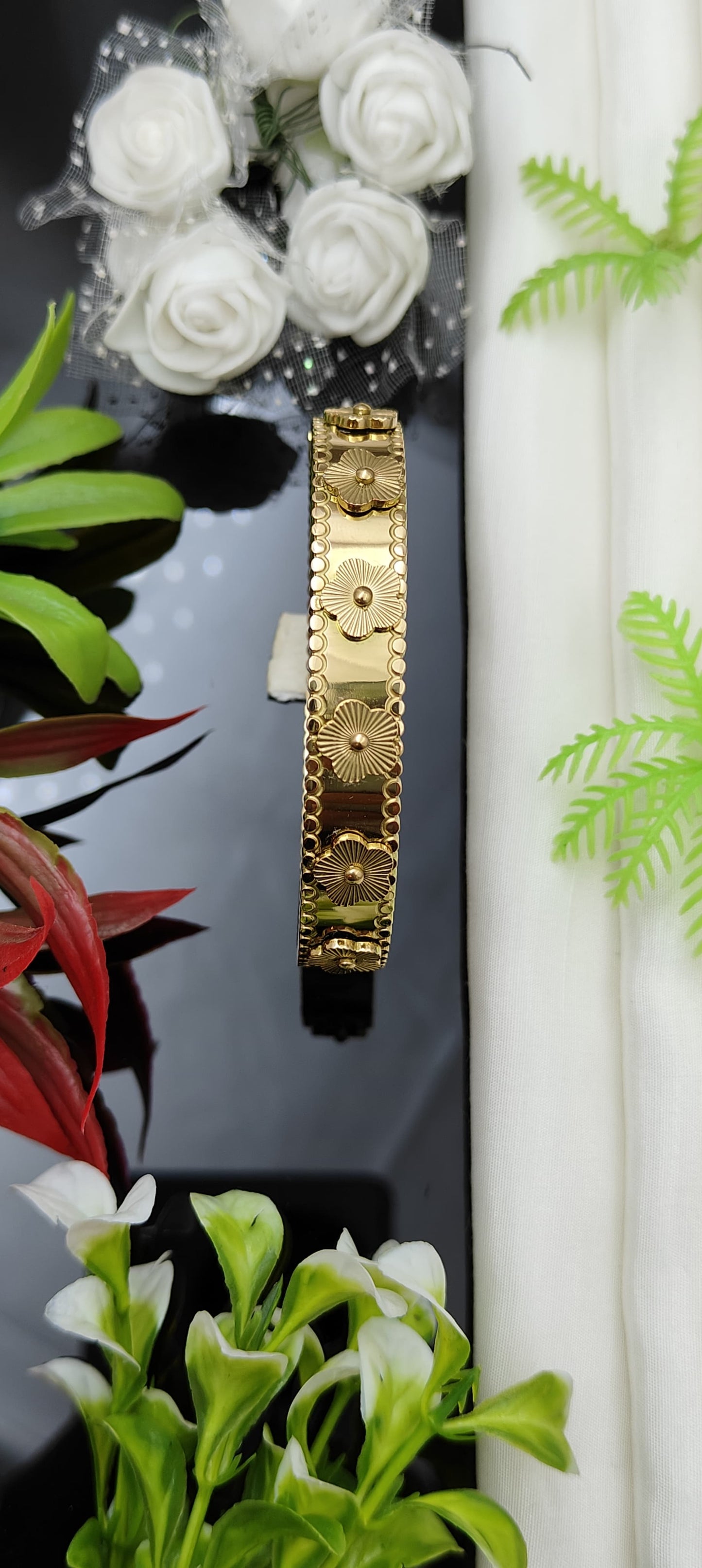 Anti tarnish antique style  bracelet