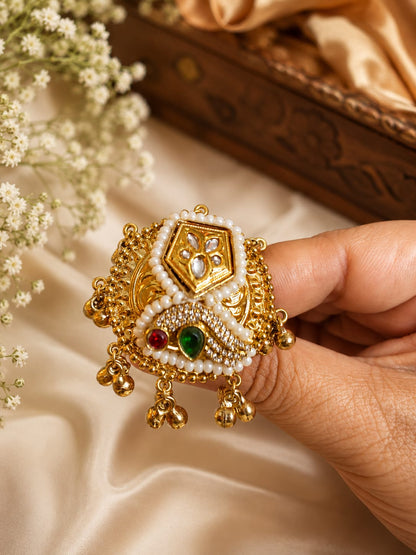 Noor Kundan Statement Ring