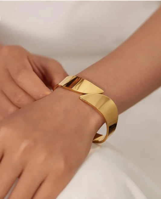 chunky  Cuff Bracelet.
