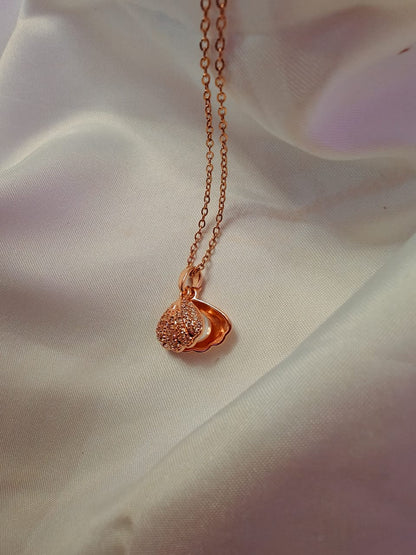 Anti Tarnish Rose Gold Shell Pearl Pendant set