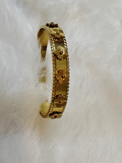 Anti tarnish antique style  bracelet