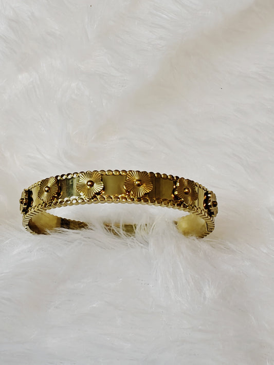 Anti tarnish antique style  bracelet
