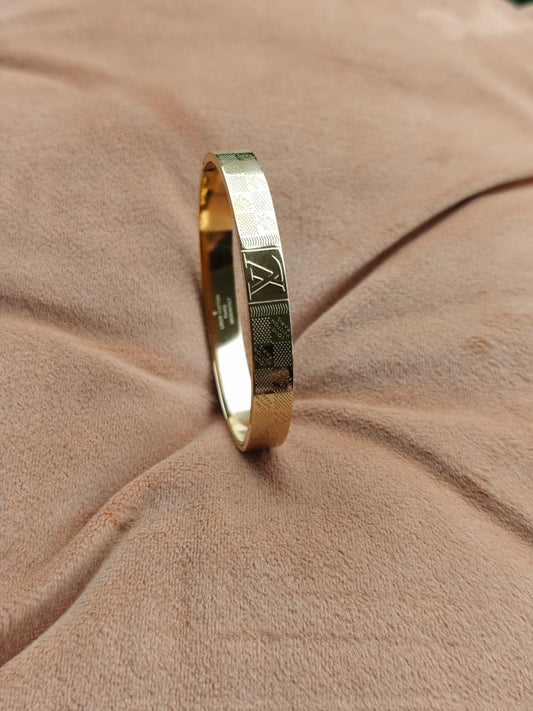 Anti tarnish gold LV bracelet