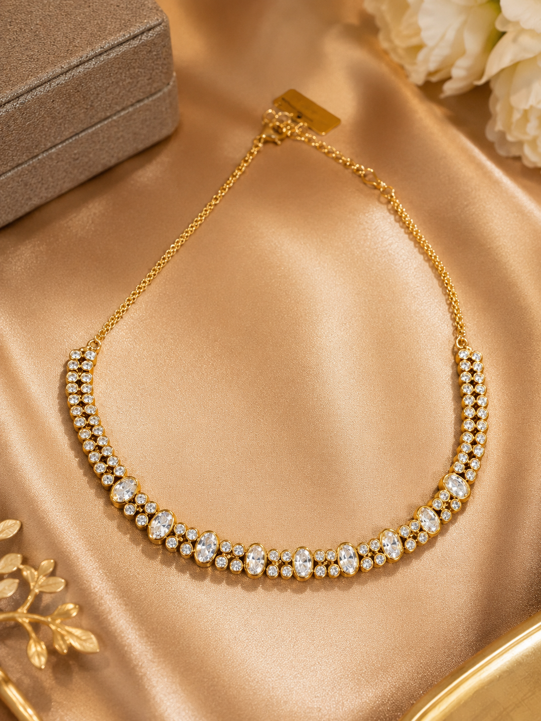 minimal and classy kundan set